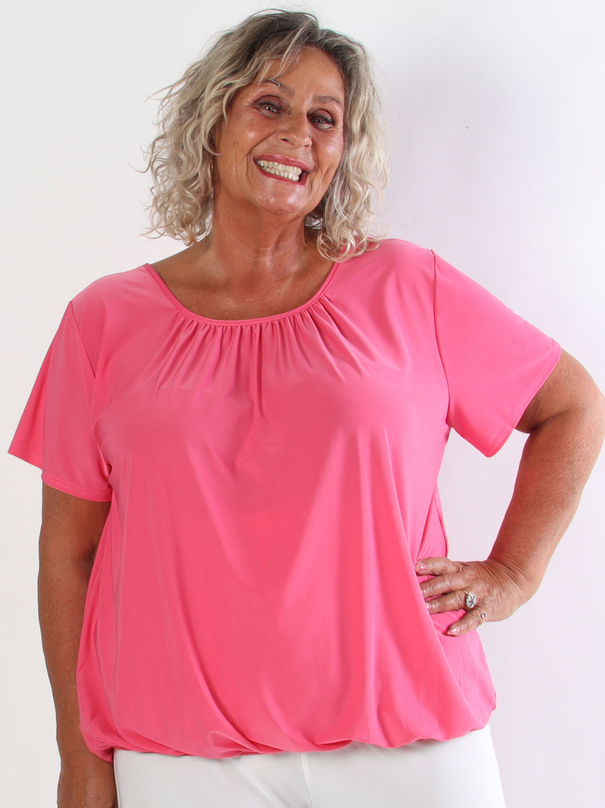 Miracle Basic – Den härligaste bas plus size t-shirten med elastisk nederkant